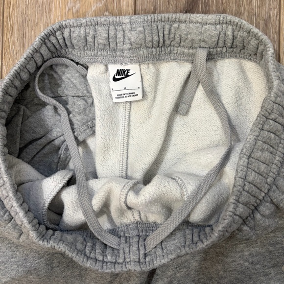 Nike Sportswear Club Fleece Joggers - Picture 4 of 9